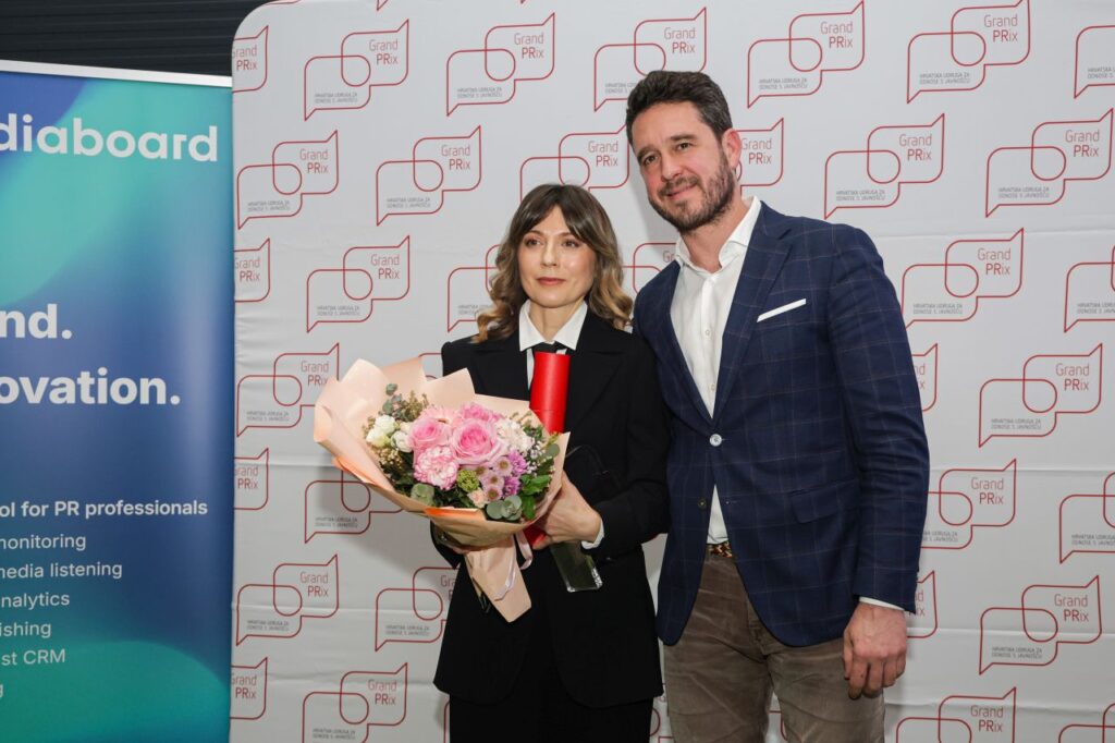 Svečanost dodjele nagrada Grand PRix Hrvatske udruge za odnose s javnošću. Grand Prix za razvoj struke Violeta Colić.