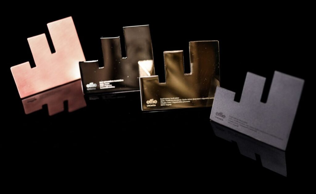 Dani komunikacija - Statue Effie i Mixx